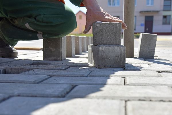 concrete-pavers-being-laid