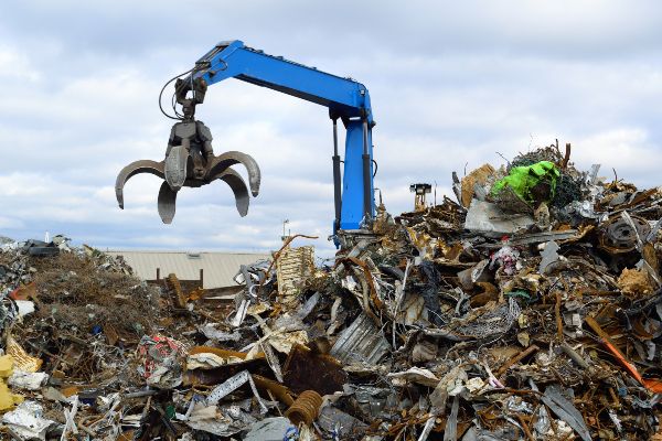scrap-metal-recycling-yard scrap-metal-recycling-yard